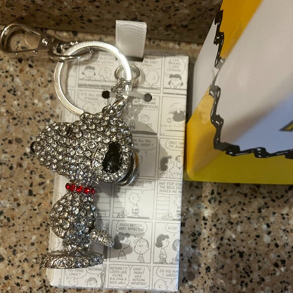 Peanuts Snoopy Bag Keychain Rhinestone!! NIB!! - Picture 2 of 4